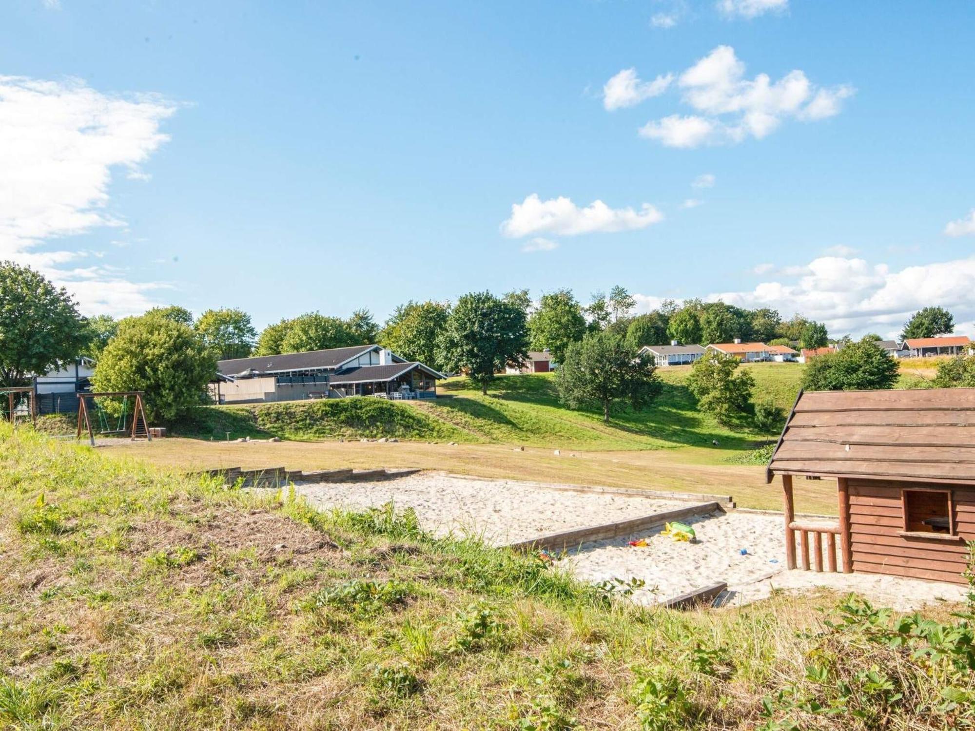 5 Person Holiday Home On A Holiday Park In オーベンロー エクステリア 写真